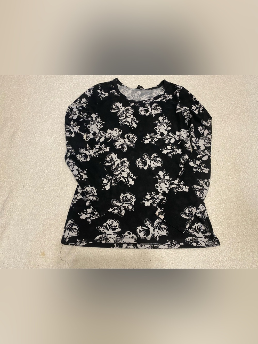 Rue21 Y2K Black and White Floral Print Top